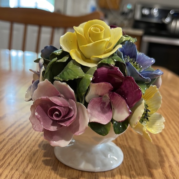 Vintage China bouquet figurine - Picture 4 of 5